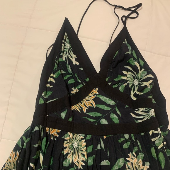Urban Outfitters Floral Jumpsuit with Leaf Pattern - Picture 4 of 7